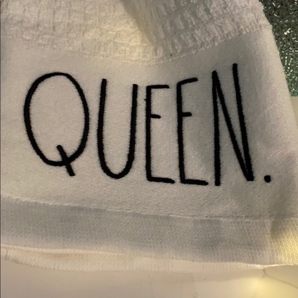 Rae Dunn kitchen towels - Picture 4 of 4